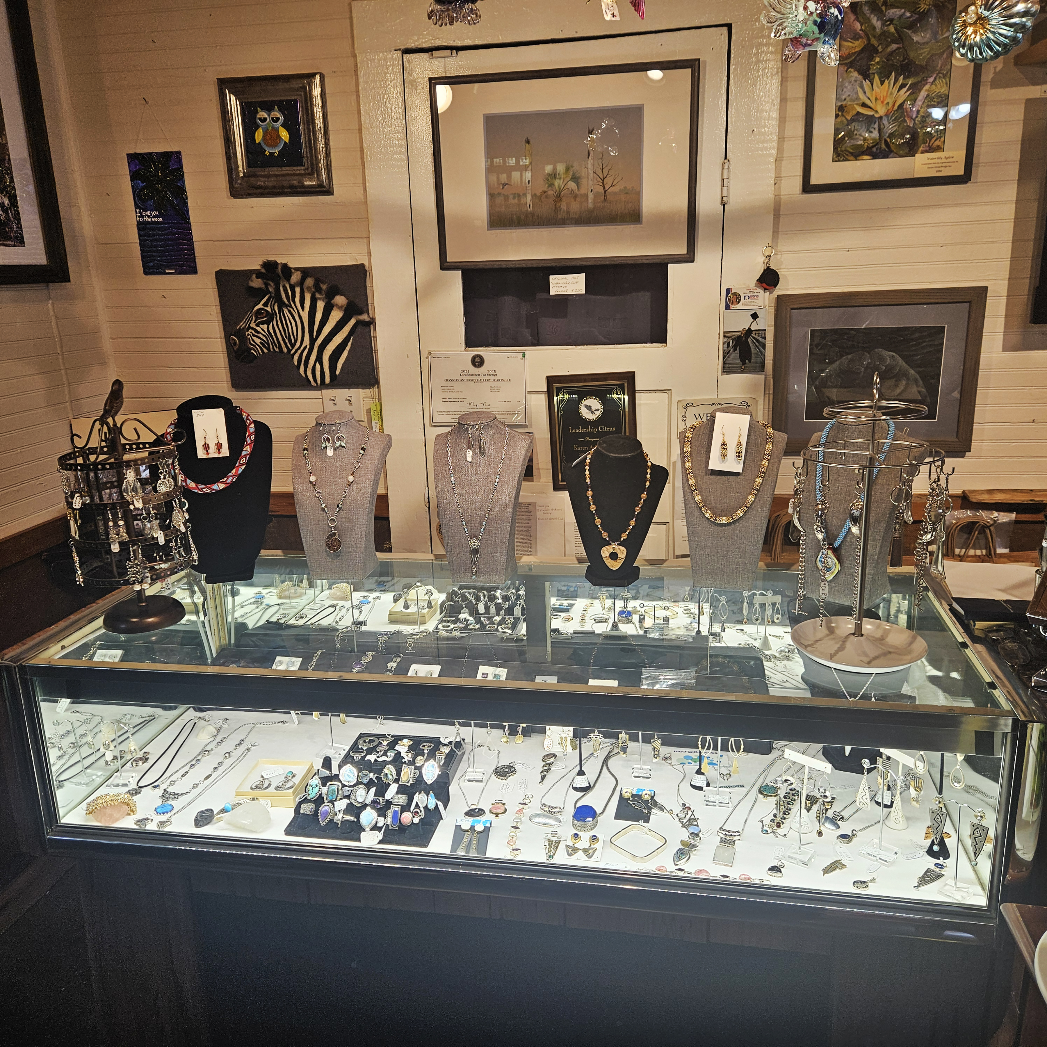 1747945794-JEWELRY CS 2